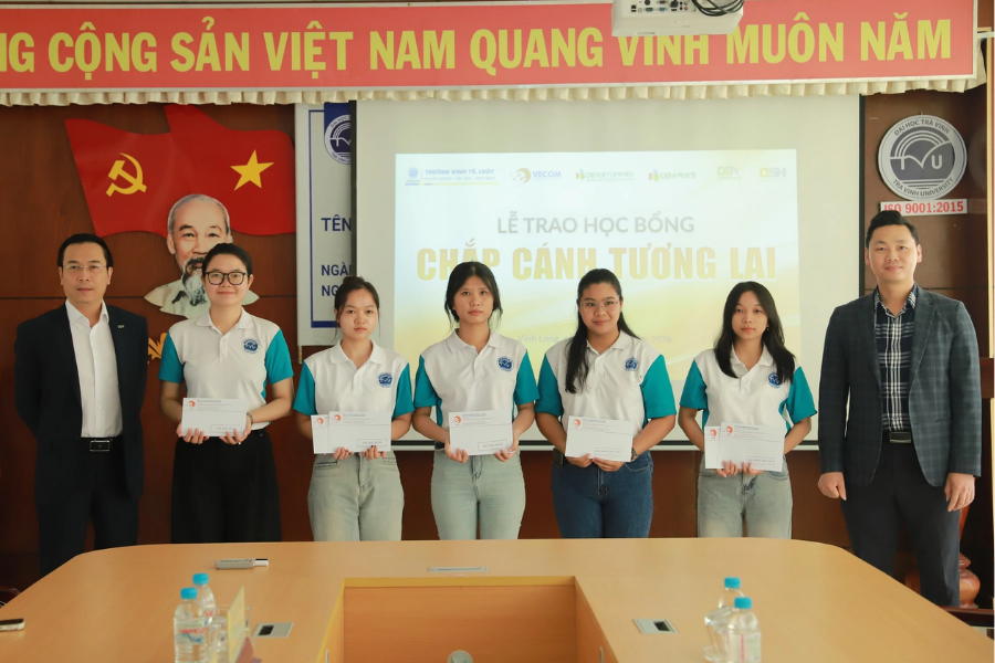 Học bổng ĐH Kinh tế-Luật